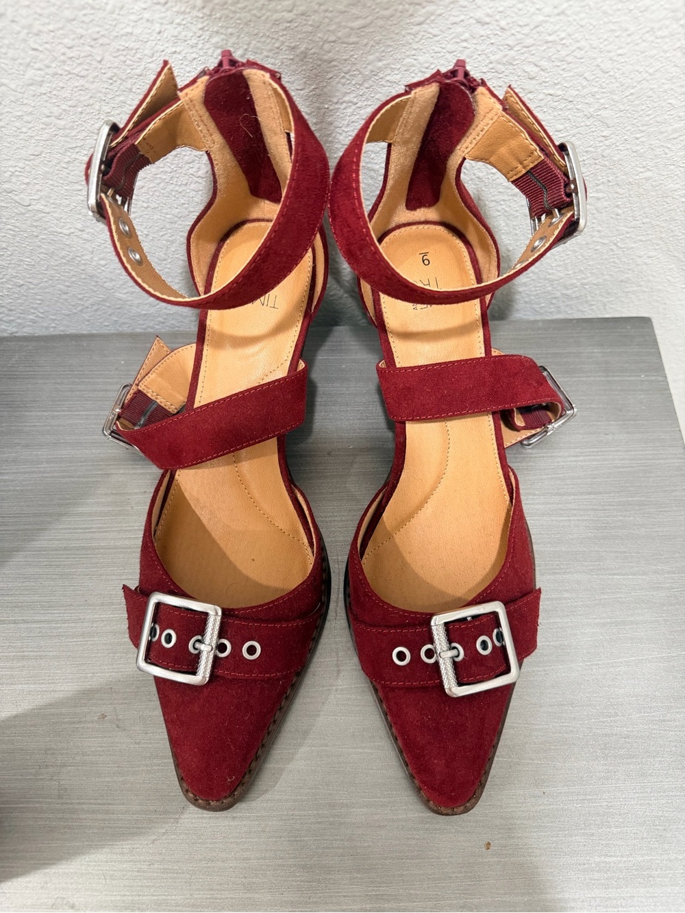 Women's Burgundy Suede Buckle Pointed-Toe Shoes